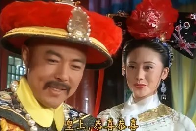 还珠格格令妃为什么帮小燕子 还珠格格中的令妃有心机吗