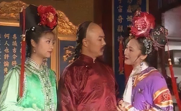 还珠格格令妃为什么帮小燕子