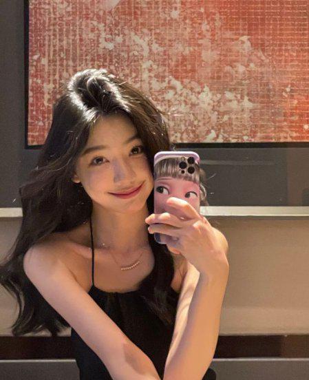 马思唯前女友易梦玲