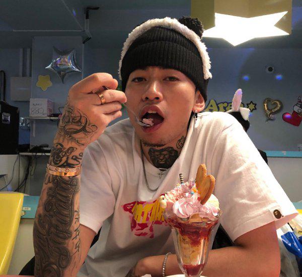 马思唯前女友易梦玲