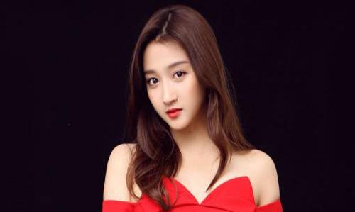 关晓彤的爷爷是谁是干什么的