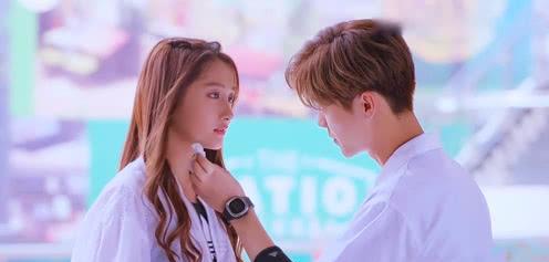 关晓彤的爷爷是谁是干什么的