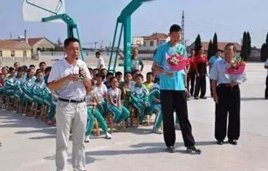 张国伟龙吸水视频