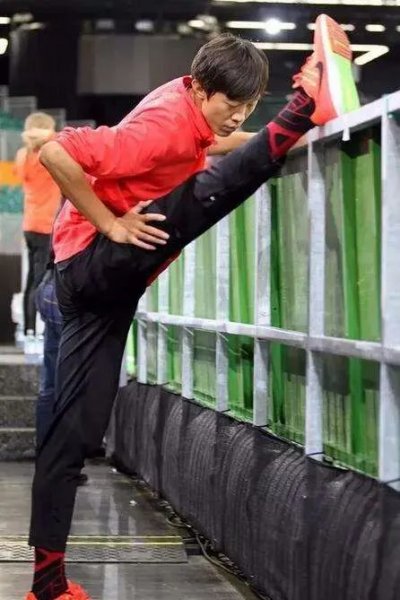 张国伟龙吸水视频