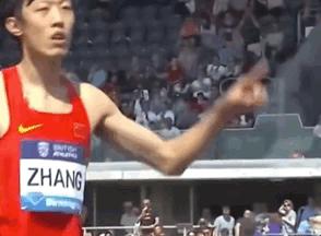 张国伟龙吸水视频