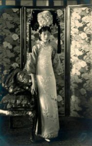 婉容皇后的照片 中国历史上末代皇后婉容长什么样子