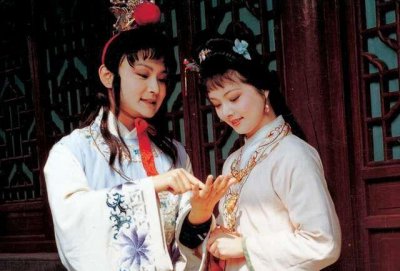 红楼梦中木石前盟是指谁和谁 红楼梦木石前盟主要人物