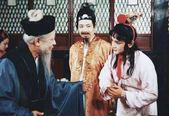 红楼梦中木石前盟是指谁和谁