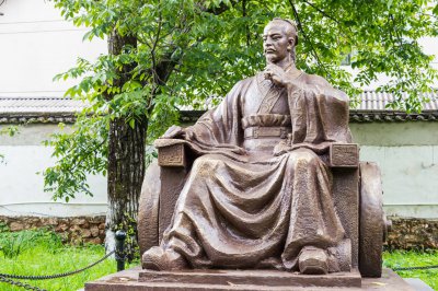 田忌赛马的故事简单讲述 田忌赛马讲的什么时候的故事