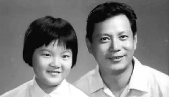 洪晃是谁的女儿