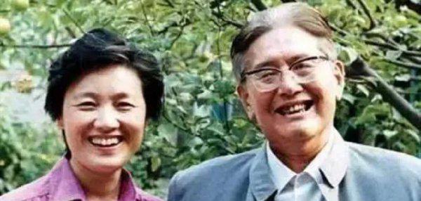 洪晃是谁的女儿