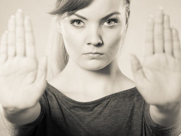 女人用冷暴力对付男人的后果