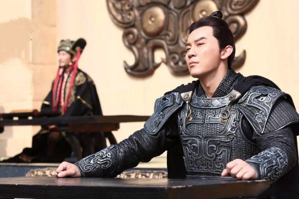 三国时期曹丕在位几年哪年驾崩的