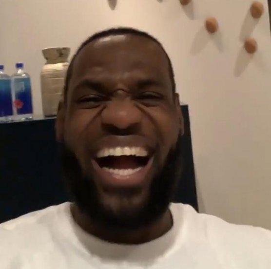 詹姆斯taco tuesday