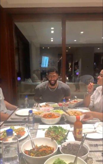 詹姆斯taco tuesday