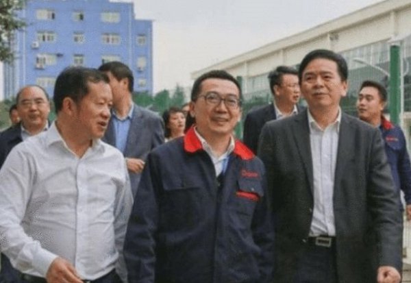 中国科学家潘锦功简介