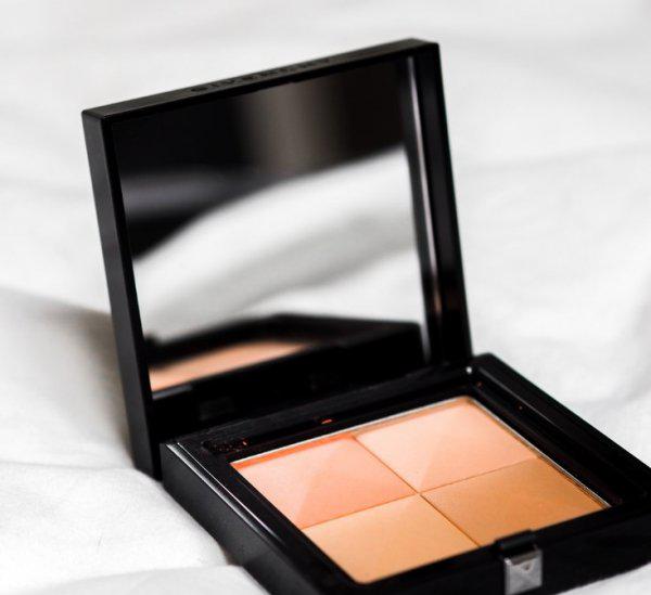 妆前乳是在化妆的哪个步骤使用