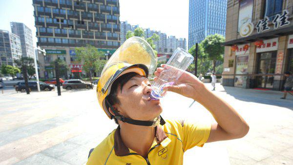 外卖小哥一个月挣多少钱