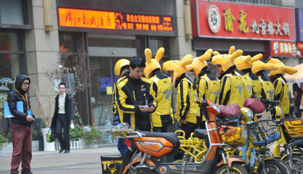 外卖小哥一个月挣多少钱