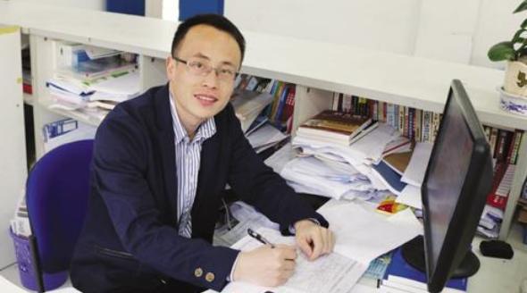 当大学辅导员我后悔了