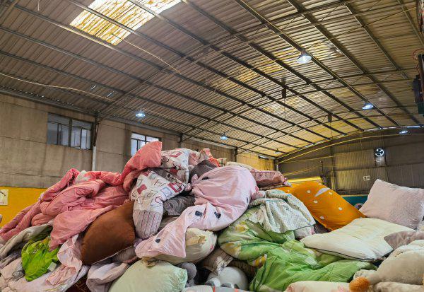 废旧衣服回收厂家多少钱一斤