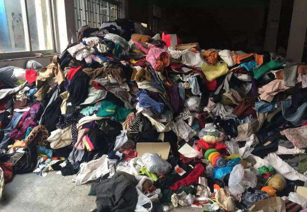 废旧衣服回收厂家多少钱一斤