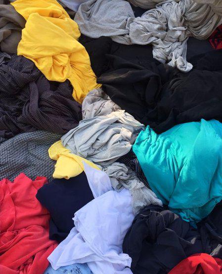 废旧衣服回收厂家多少钱一斤