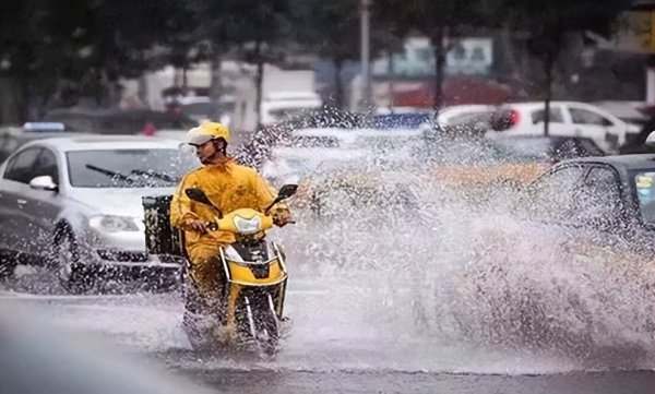 现在送外卖一个月多少钱