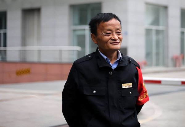 现在送外卖一个月多少钱