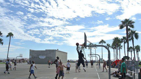 美国洛杉矶属于哪个州