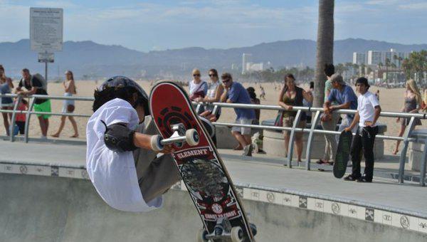 美国洛杉矶属于哪个州