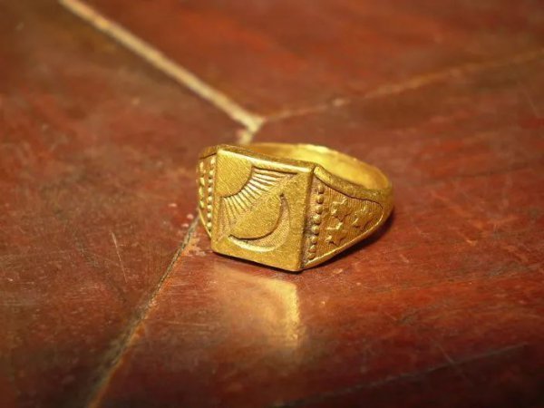 现在老金值多少钱一克