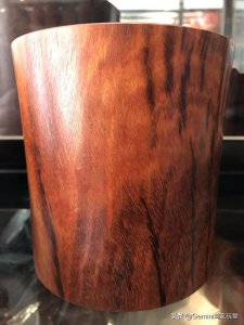 手串什么材质的好 哪几种木料材质更适合做成手串