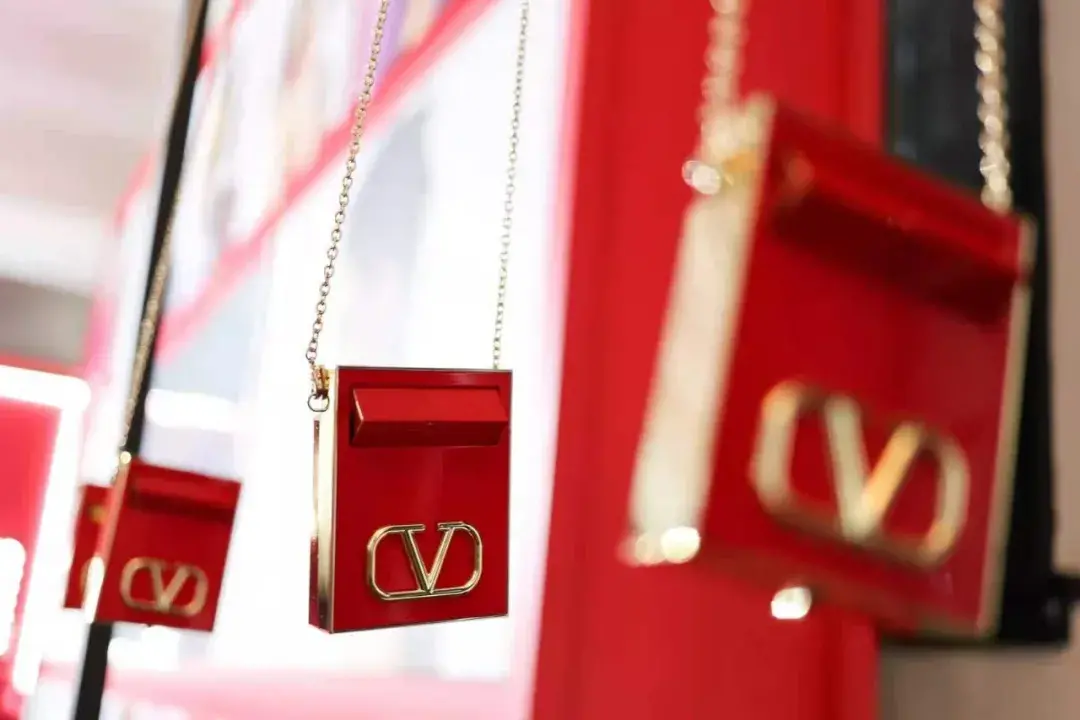 华伦天奴是什么意思