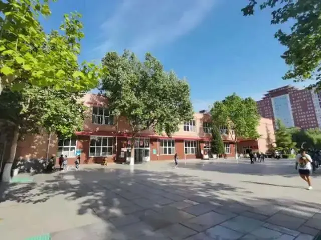 保定理工学院学费多少钱一年