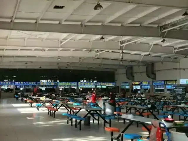 保定理工学院学费多少钱一年