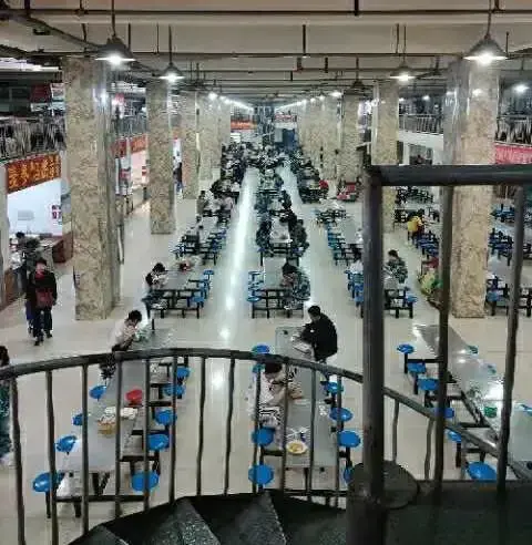 保定理工学院学费多少钱一年