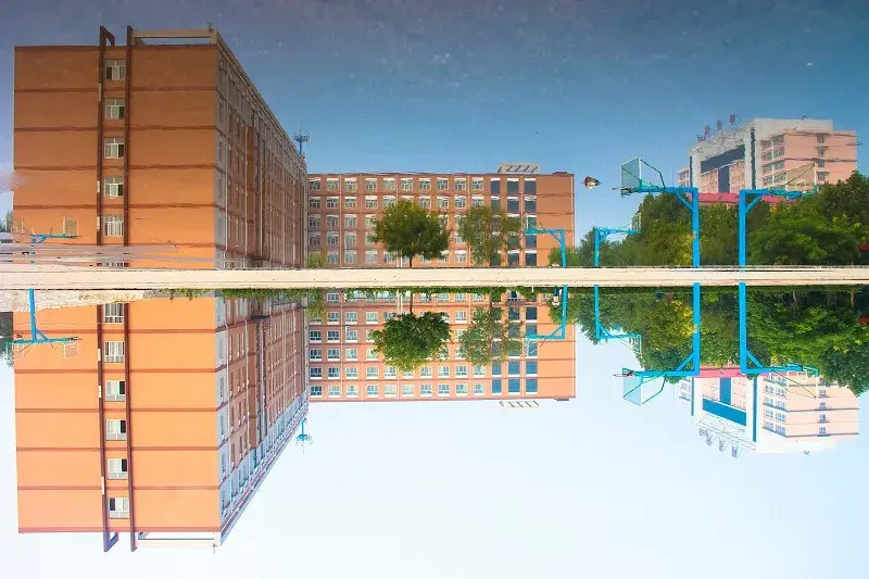 保定理工学院学费多少钱一年