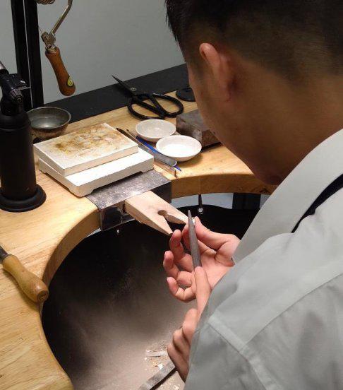 项链断了怎么接起来