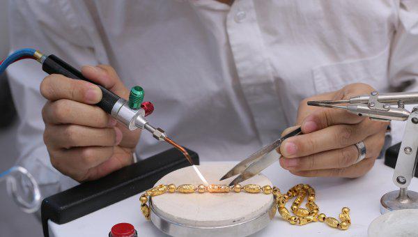 项链断了怎么接起来