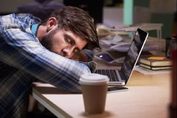 八小时工作制度最早在哪个国家出现