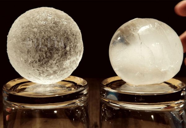 冰球什么材质做的