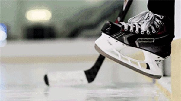 冰球什么材质做的