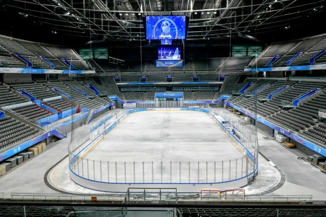 冰球什么材质做的