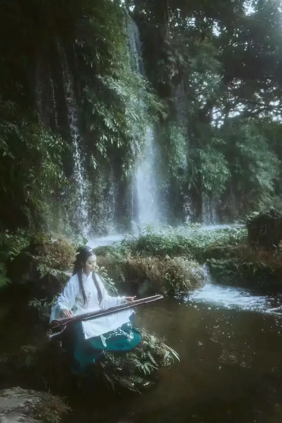 半山听雨表达什么样的感情