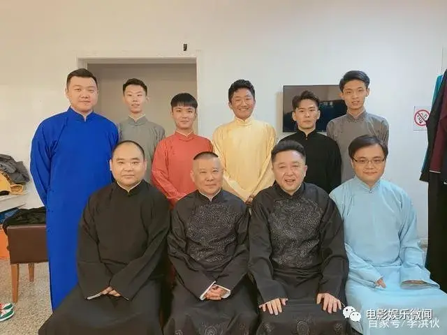 秦霄贤家里干什么的很有钱吗