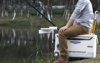 钓箱和钓椅哪个更实用 钓鱼箱和钓鱼椅哪个更适合野钓