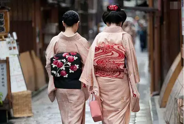 和服为什么不能穿内衣