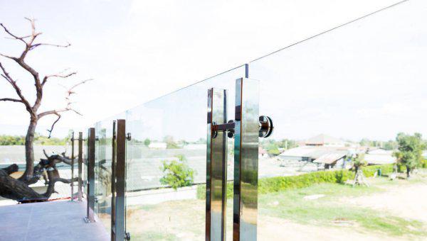 钢化玻璃为什么会突然爆裂