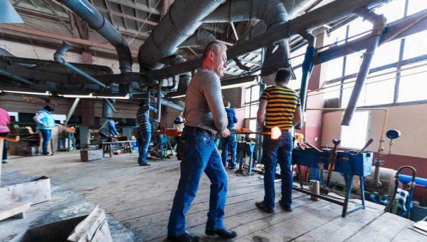 钢化玻璃为什么会突然爆裂